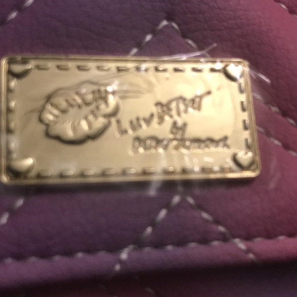 Pretty purse 👜 💜 - Picture 7 of 12